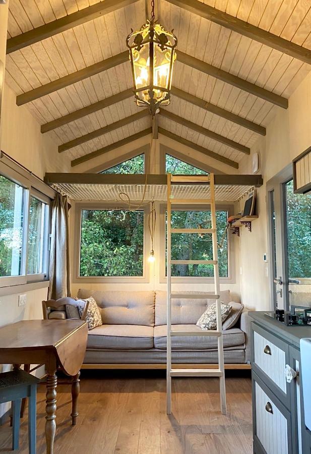 Jolie Tiny House Sous Les Grands Arbres Villa Cholet Exterior foto