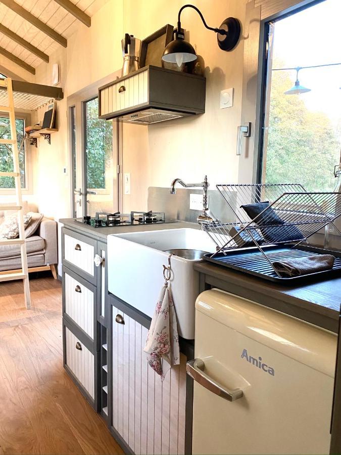Jolie Tiny House Sous Les Grands Arbres Villa Cholet Exterior foto